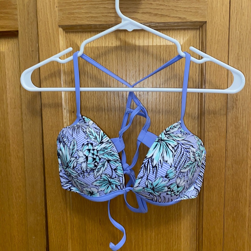 NWOT Xhilaration Bathing Suit Top